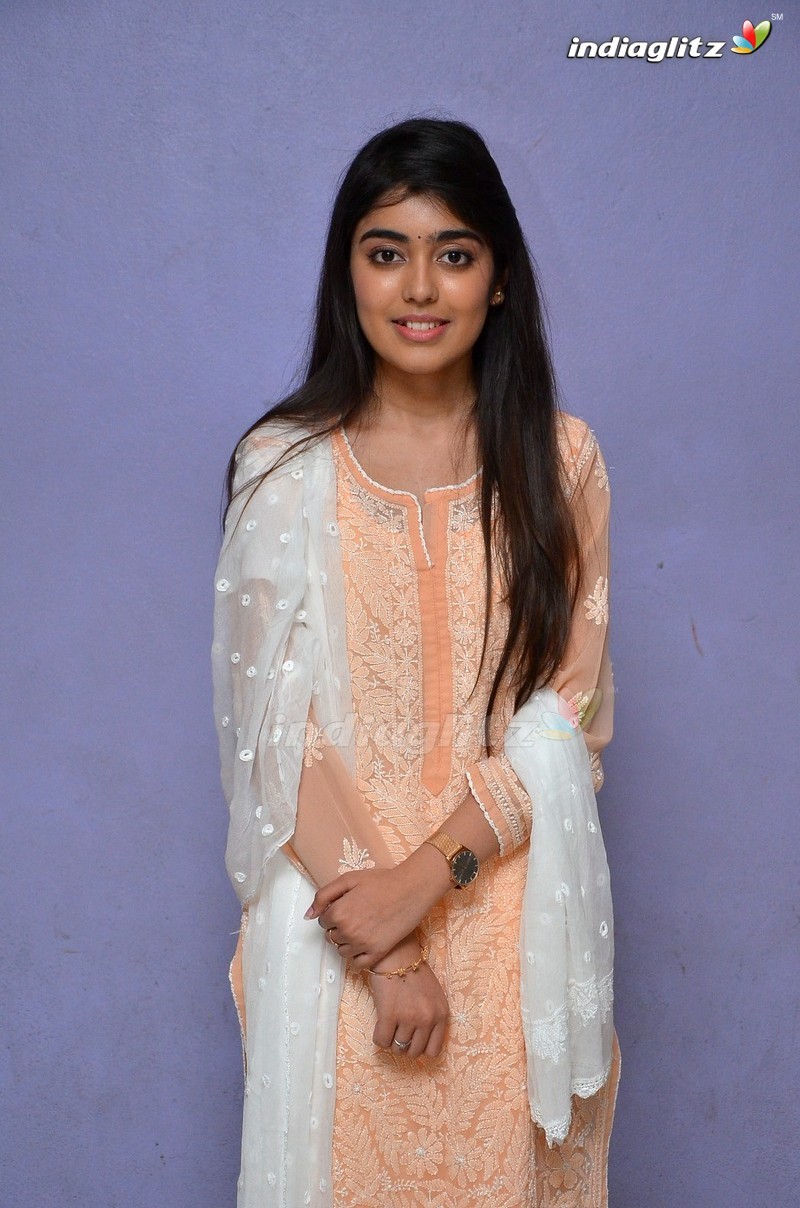 'Evvarikee Cheppoddu' Press Meet