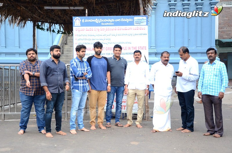 'Evaru' Team Promotions in Vizag