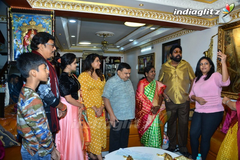 Ex MLA Venkata Rao felicitates Singer Baby