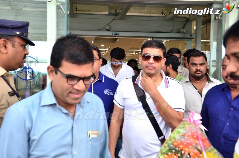 'Fidaa' Team at Vijayawada Airport