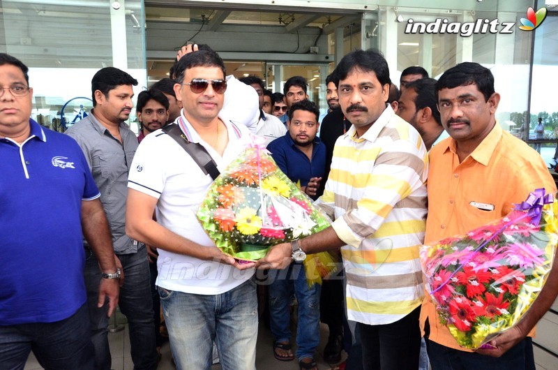 'Fidaa' Team at Vijayawada Airport