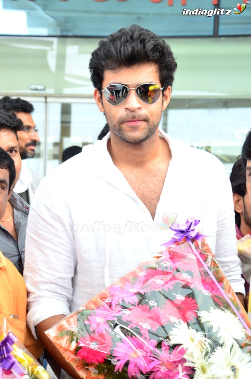 'Fidaa' Team at Vijayawada Airport