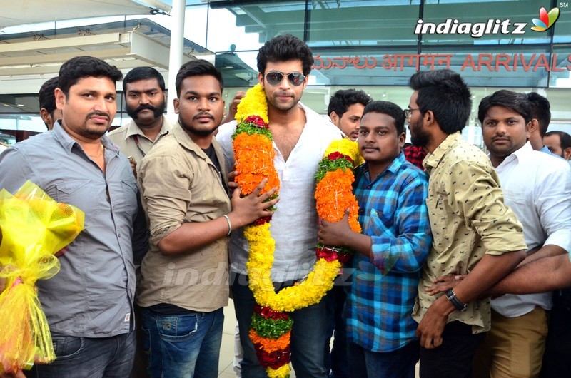 'Fidaa' Team at Vijayawada Airport