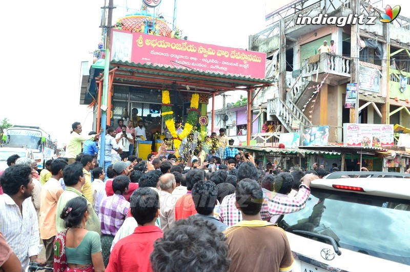 'Fidaa' Team at Hanuman Junction