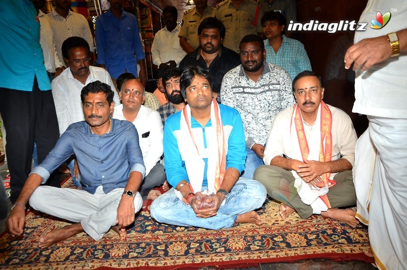 'Gaddalakonda Ganesh' Team @ Durga Temple, Vijayawada