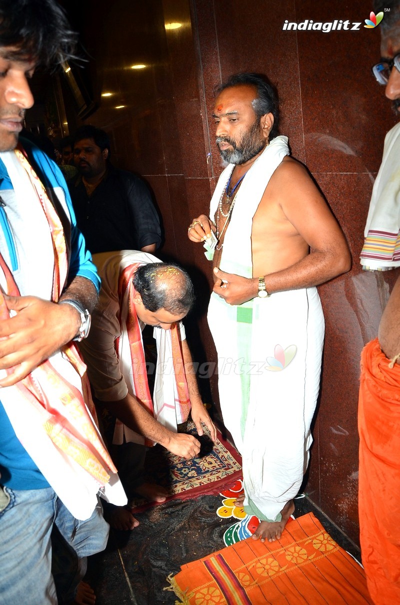 'Gaddalakonda Ganesh' Team @ Durga Temple, Vijayawada