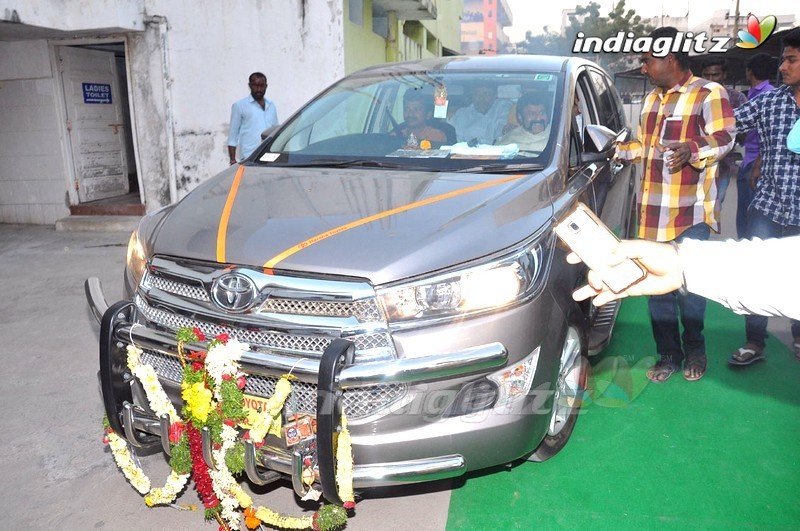 'Gautamiputra Satakarni' Trailer Launch