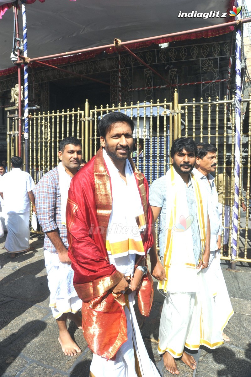 'Gautham Nanda' Team @ Tirumala