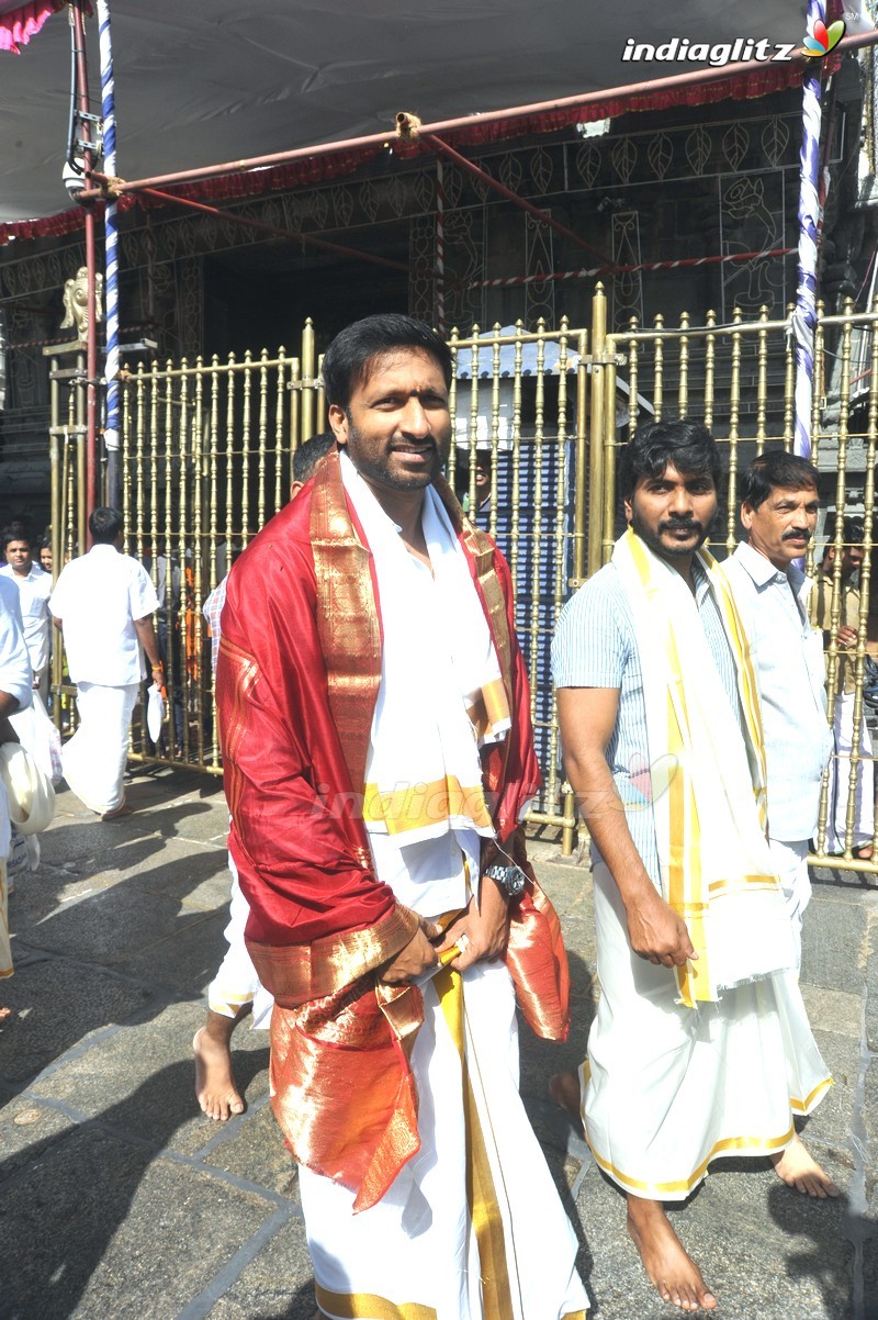 'Gautham Nanda' Team @ Tirumala