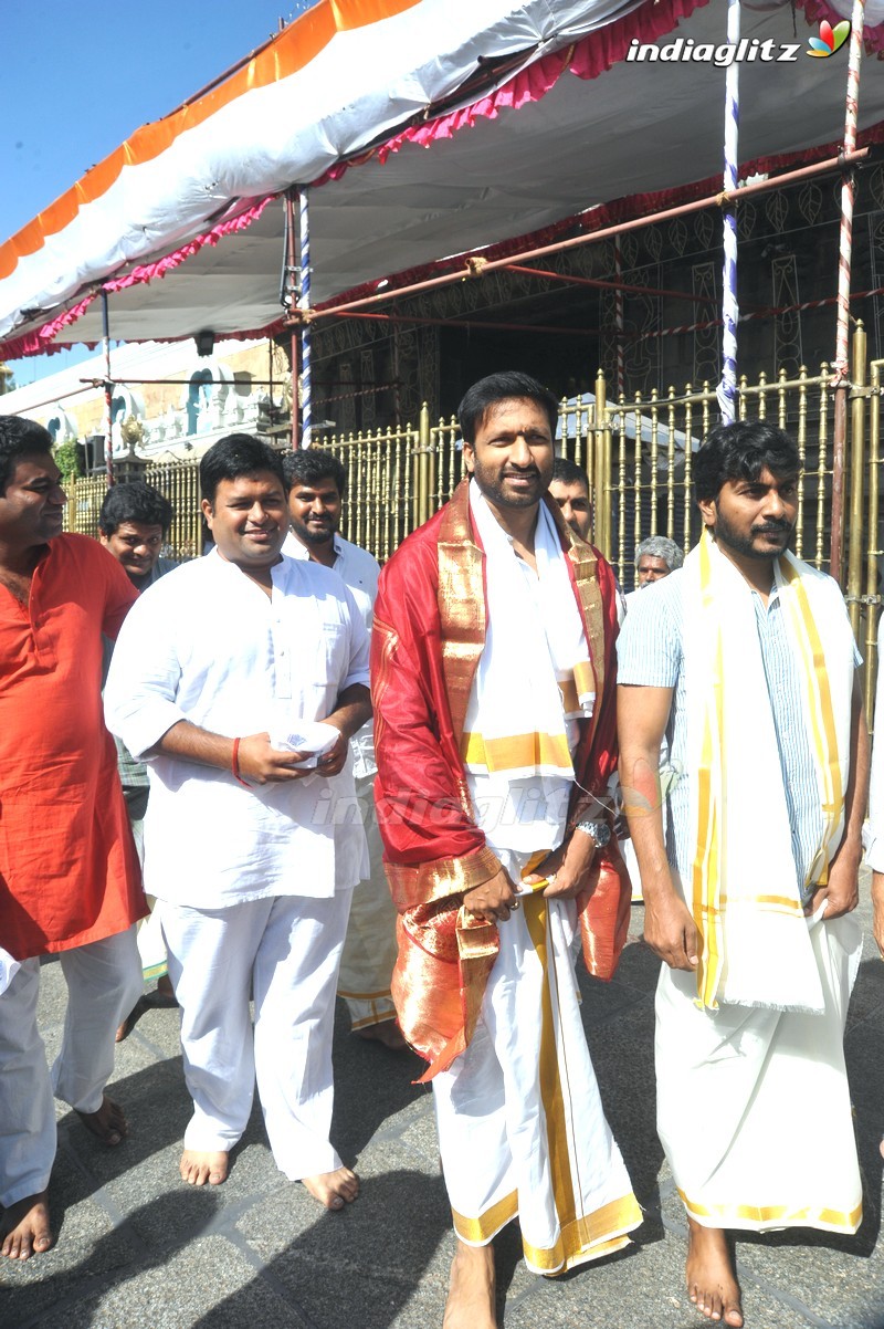 'Gautham Nanda' Team @ Tirumala