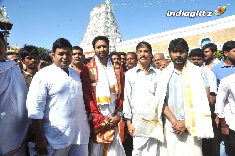 'Gautham Nanda' Team @ Tirumala