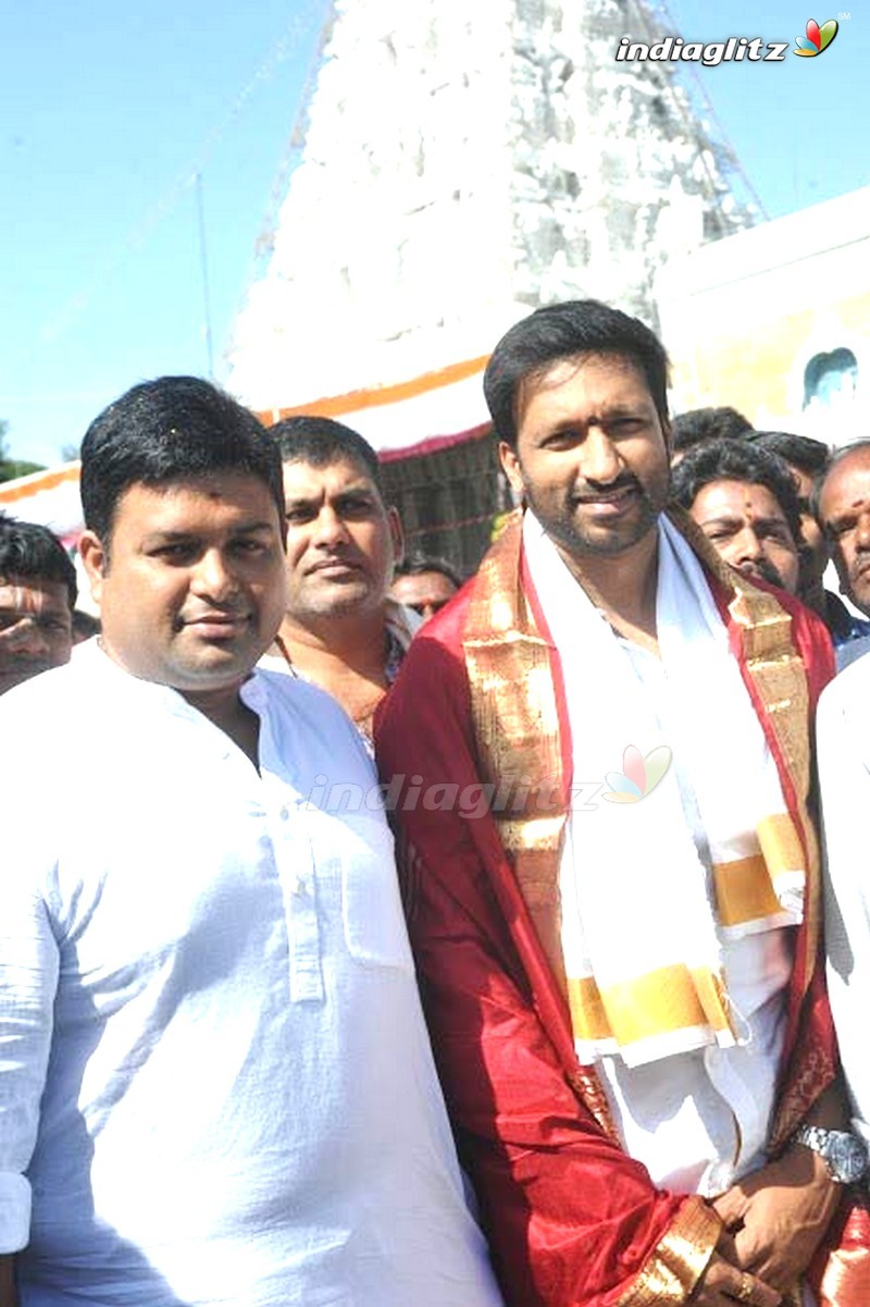 'Gautham Nanda' Team @ Tirumala