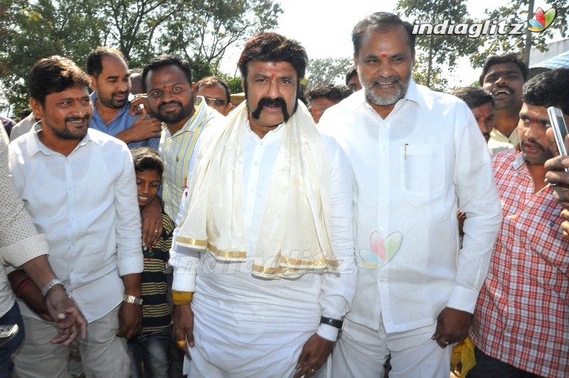 'Gautamiputra Satakarni' Team At Koti Lingala Temple, Karimnagar