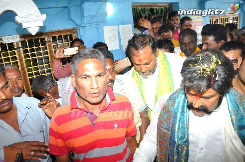 'Gautamiputra Satakarni' Team At Koti Lingala Temple, Karimnagar