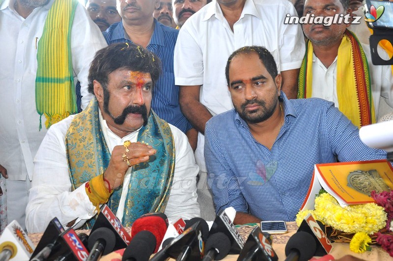 'Gautamiputra Satakarni' Team At Koti Lingala Temple, Karimnagar