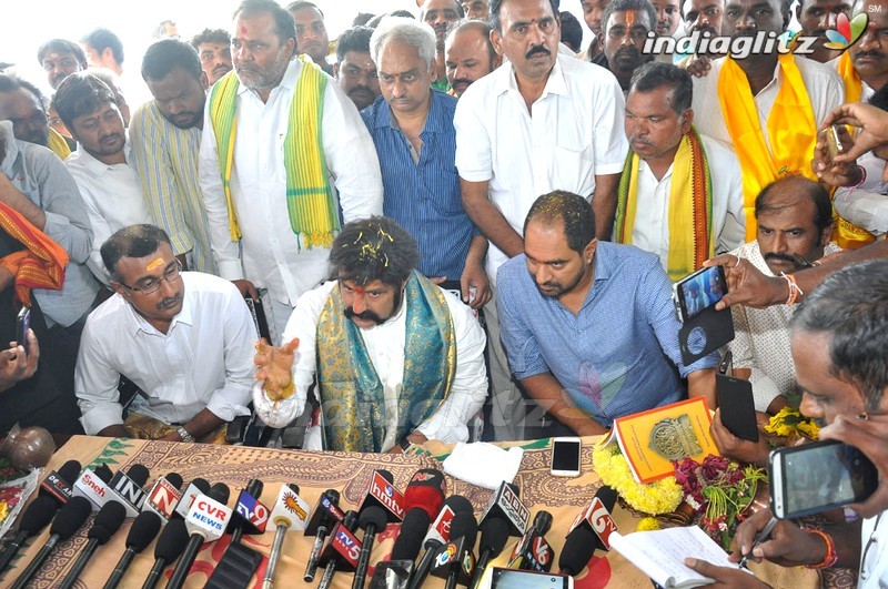 'Gautamiputra Satakarni' Team At Koti Lingala Temple, Karimnagar