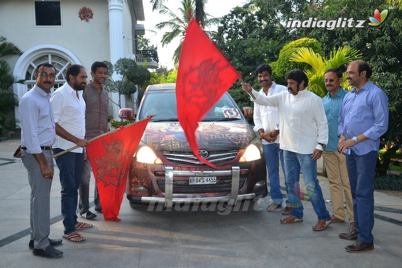 Balakrishna flags off 100 temples tour by fans for 'Gautamiputra Satakarni'