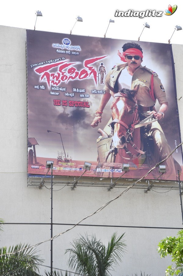 'Gabbar Singh' Theatre Coverage