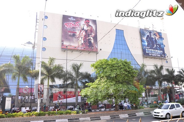 'Gabbar Singh' Theatre Coverage