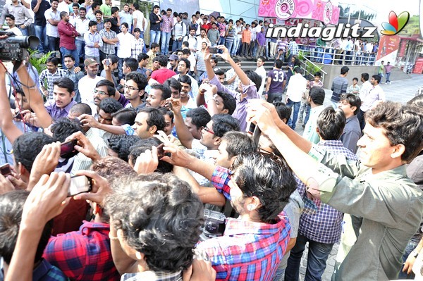 'Gabbar Singh' Theatre Coverage