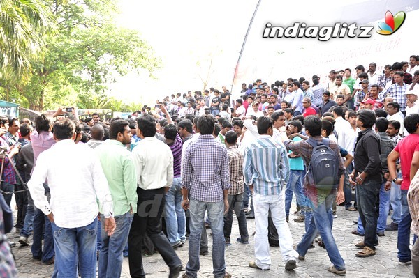 'Gabbar Singh' Theatre Coverage