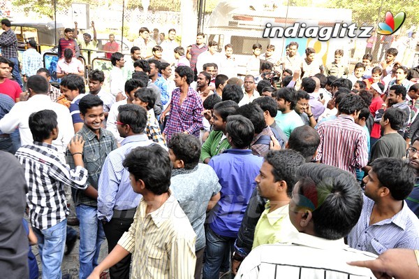 'Gabbar Singh' Theatre Coverage