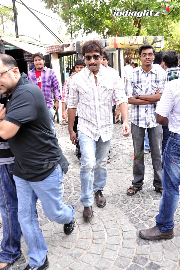 'Gabbar Singh' Theatre Coverage