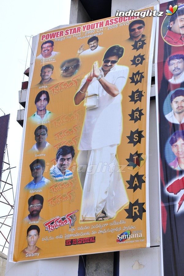 'Gabbar Singh' Theatre Coverage