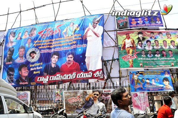 'Gabbar Singh' Theatre Coverage