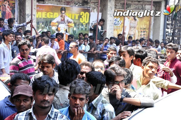 'Gabbar Singh' Theatre Coverage