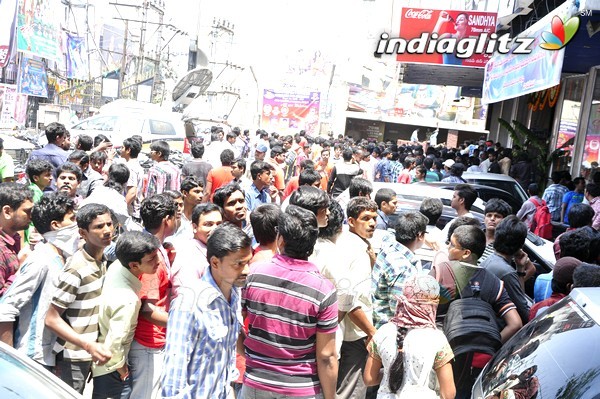 'Gabbar Singh' Theatre Coverage