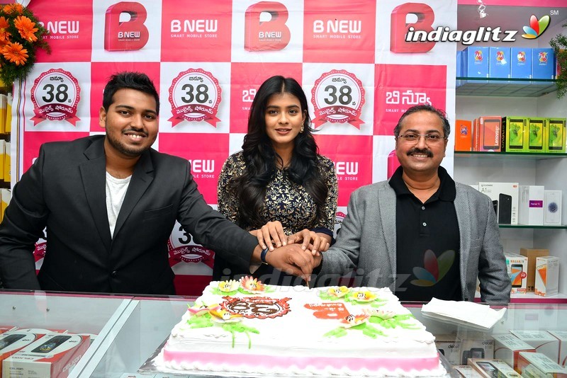 Hebah Patel @ B New Mobile Store Launch