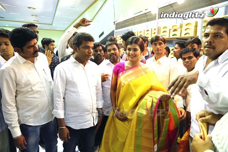 Hebah Patel Launches VRK Silks At Nizamabad