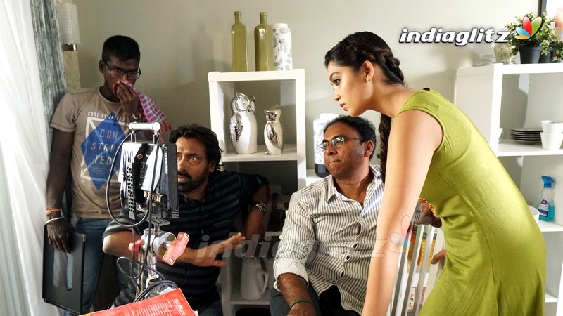 'Hippi' On Location