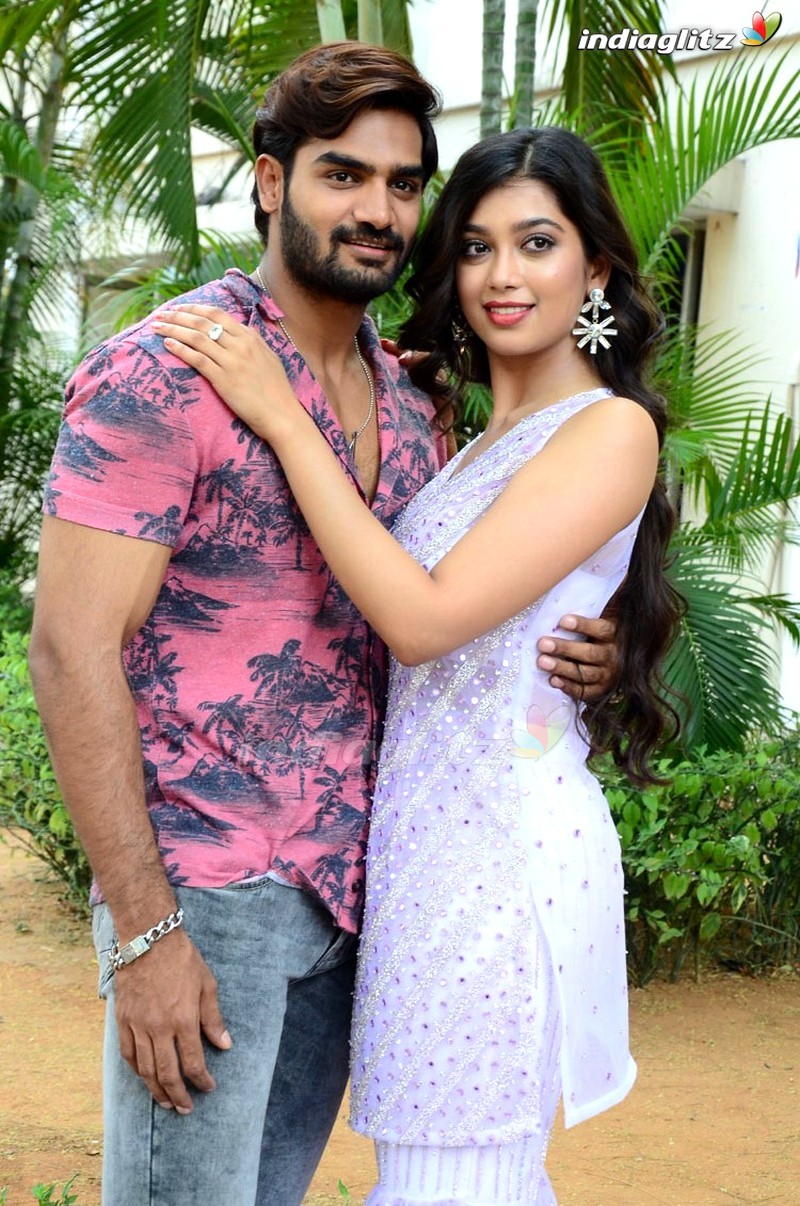 'Hippi' Press Meet