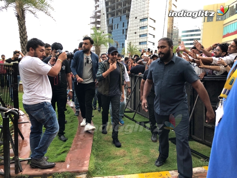 Hrithik Roshan Promotes Fitness At Inorbit Mall