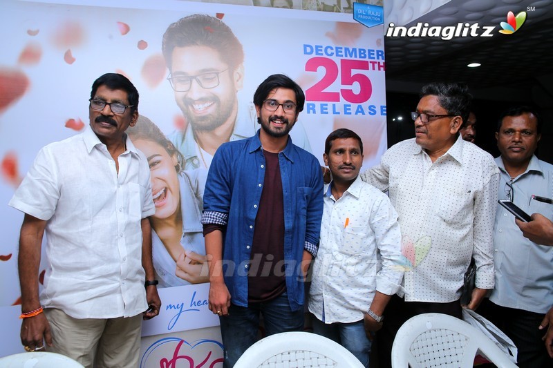 'Iddari Lokam Okate' Special Premier At Vizag