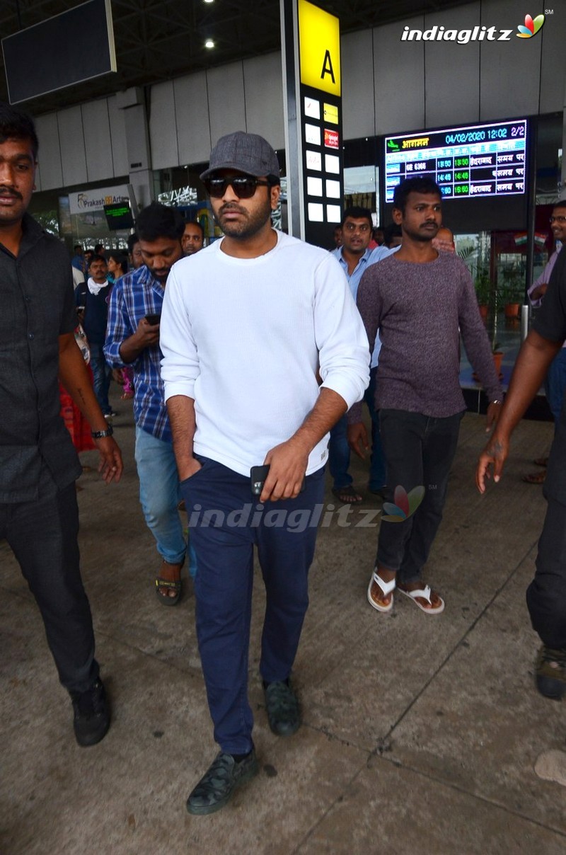 'Jaanu' Team At Raghu Engineering College, Vizag