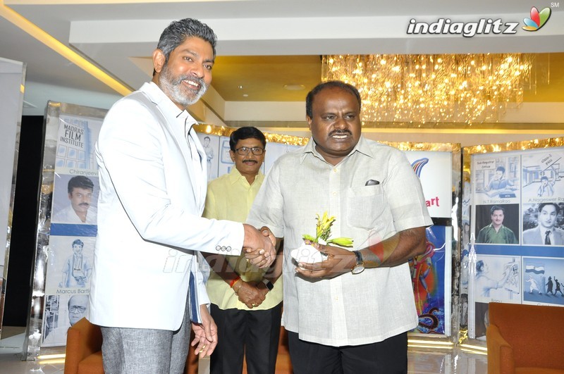 Jagapathi Babu Launches Click Cine Cart