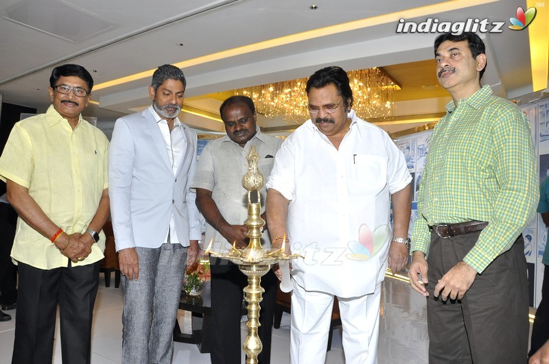 Jagapathi Babu Launches Click Cine Cart