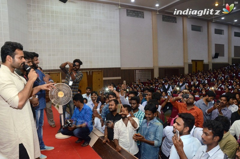 Jawaan Team Interaction With Eluru Ramachandra College Students