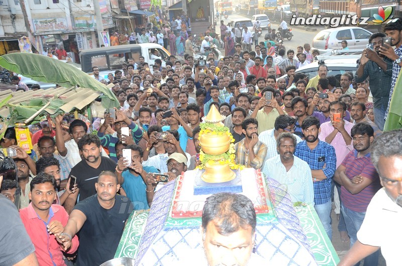 'Jawaan' Team @ Kanaka Durga Temple in Vijayawada & Shri Anjaneya Swamy Temple in Hanuman Junction