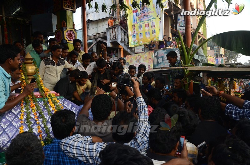 'Jawaan' Team @ Kanaka Durga Temple in Vijayawada & Shri Anjaneya Swamy Temple in Hanuman Junction