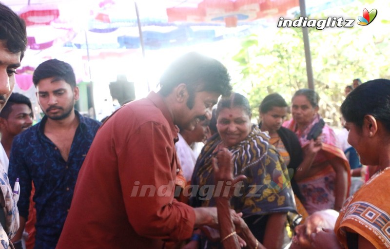 Jeevitha Rajasekhar Campaigning for Ysrcp at Tanuku , Venkatarayapuram