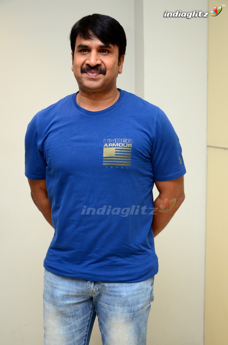 'Jamba Lakidi Pamba' Press Meet