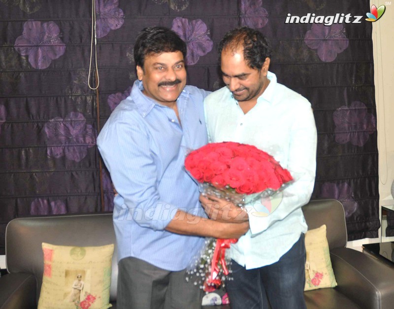 Chiranjeevi Congratulates 'Kanche' Team