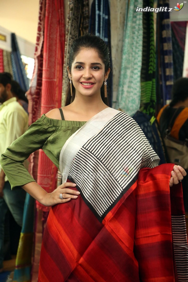 Kashish Vohra Launches National Silk Expo Begans @ Satya Sai Nigamagamam