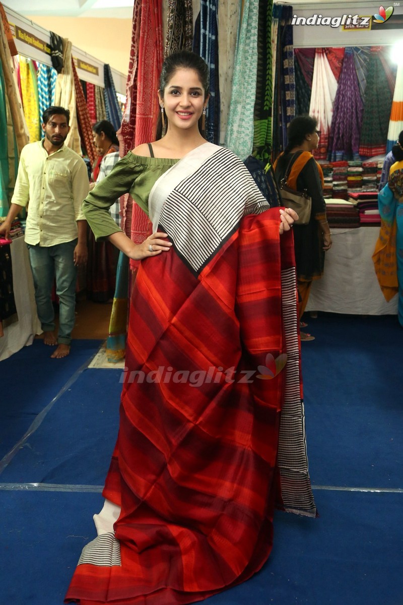 Kashish Vohra Launches National Silk Expo Begans @ Satya Sai Nigamagamam