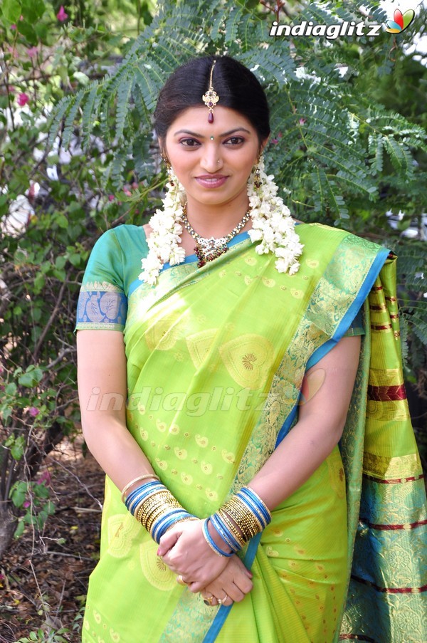 Keerthi Naidu Special Gallery