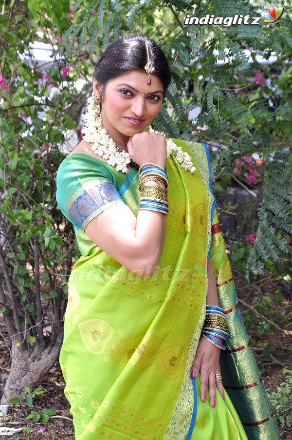 Keerthi Naidu Special Gallery